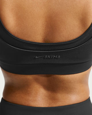 NikeSKIMS Matte Women's Double-Strap Scoop Bra. Nike.com